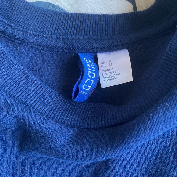 H&M multi-colour crewneck for sale - Picture 3 of 4